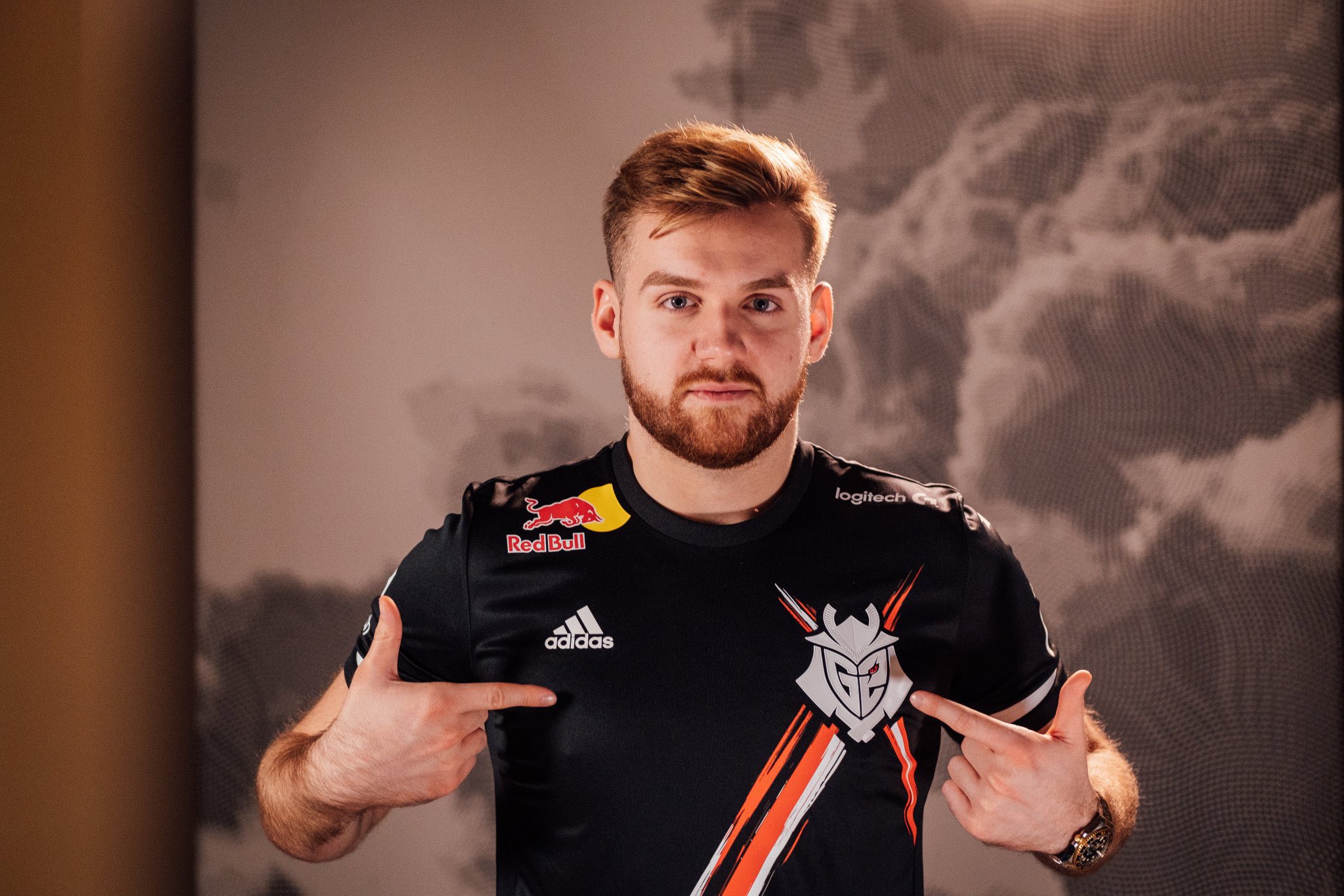 LPL战队时隔1087天再次在世界赛上战胜T1战队