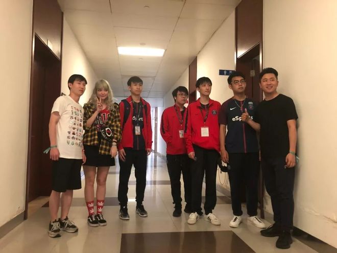 Zeus 对 s1mple 在 CS2 的回归表示怀疑;